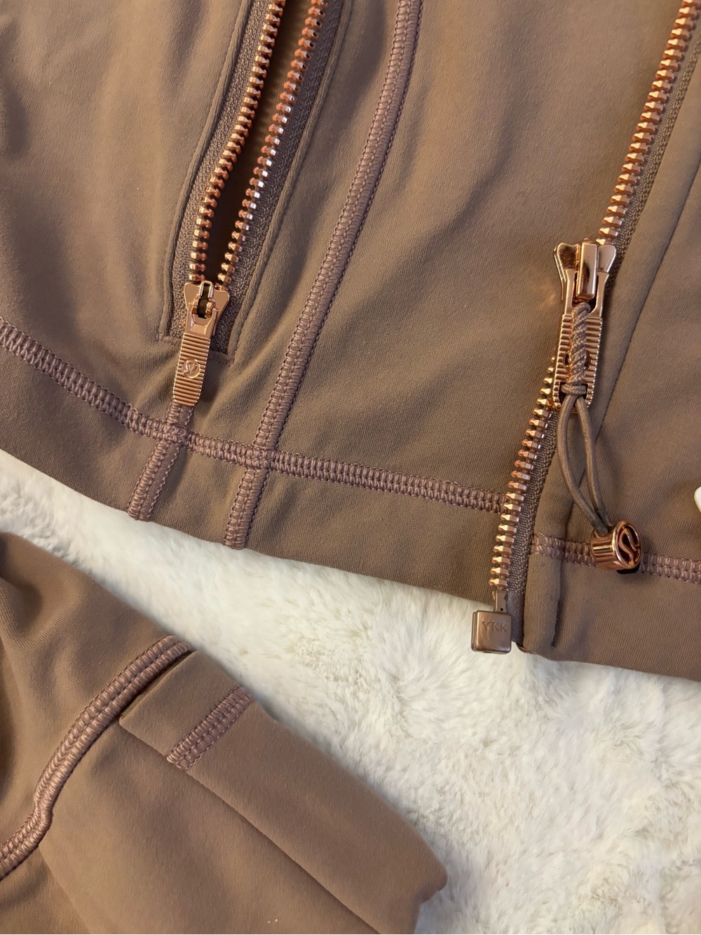 Lululemon Cropped Define Jacket Size 10 Ashen rose/rose gold metal wear - Picture 3 of 6